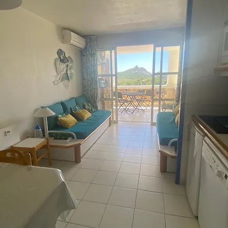 Cap Esterel: 2 Pièces Climatisé Avec Parking Et Accès Piscine - Fr-1-504-693